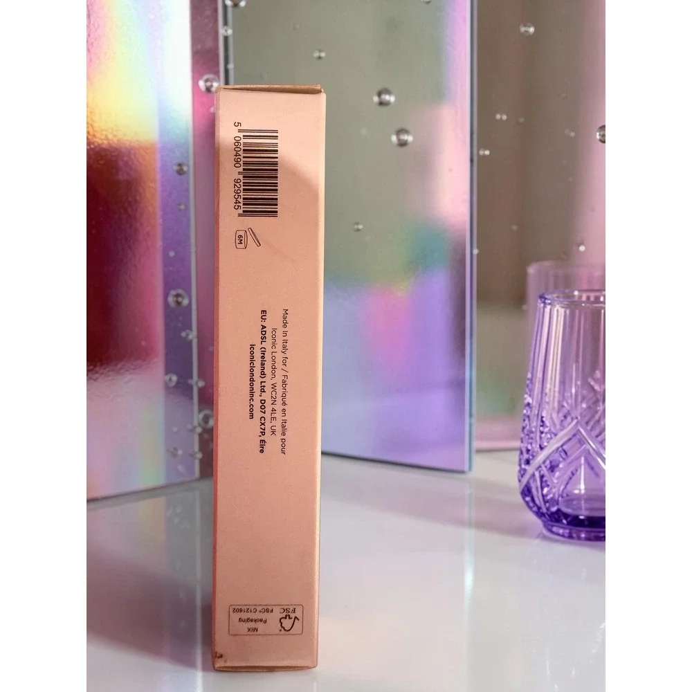 Iconic London - Seamless Concealer - Shade: Mahogany - *NIB*